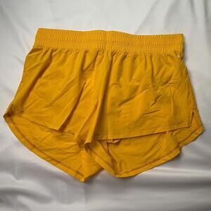 DSG Women’s Size XL High Rise Stride Short University Gold New (Item 92)